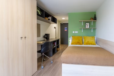 Platinum En Suite at Dun Holm House, Unit 8, The Riverwalk, City Centre, Durham, DH14SL - Image 1